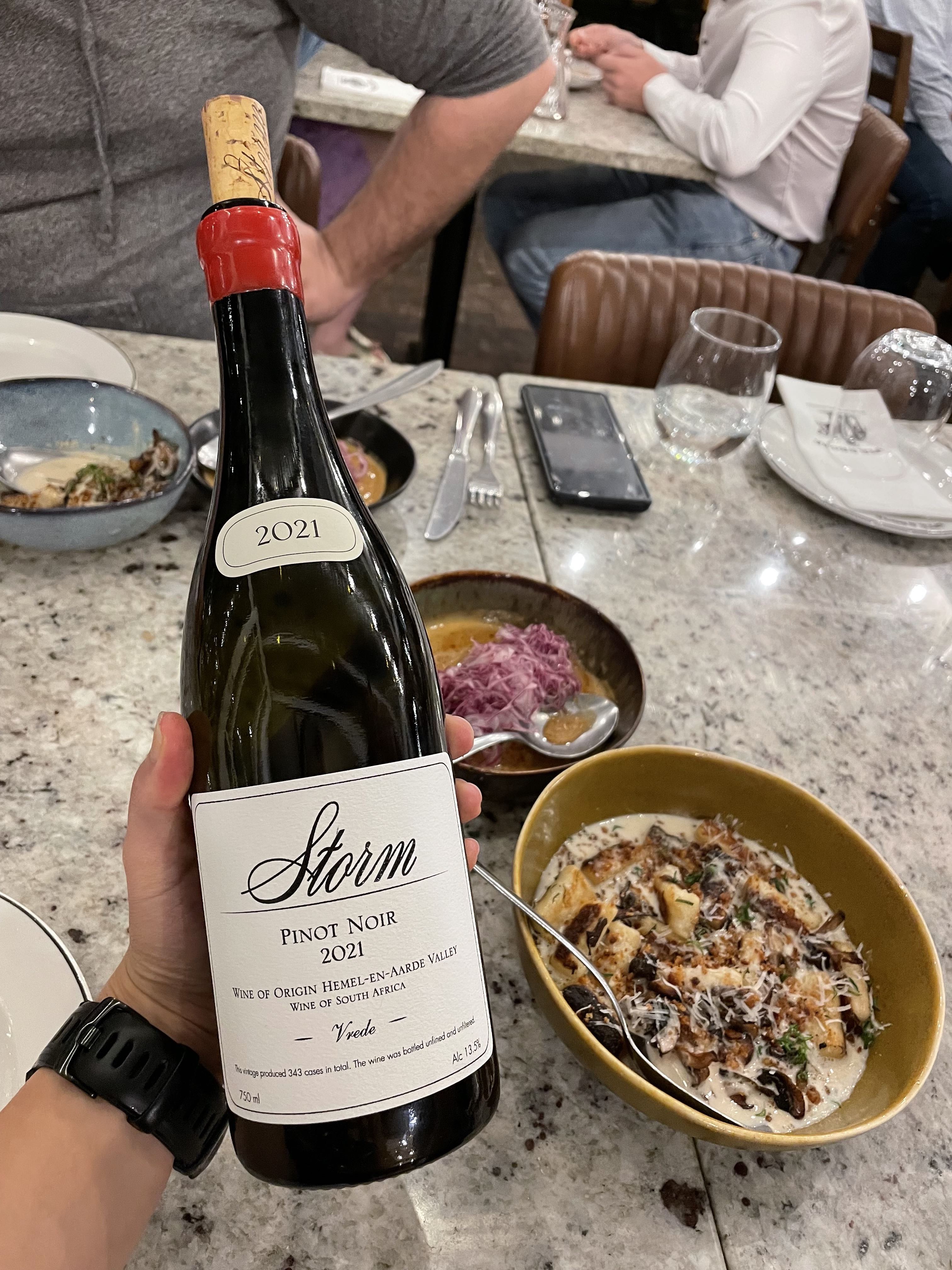 Storm Pinot Noir Hemel-en-Aarde Valley Vrede 2021: Our Wine Choice